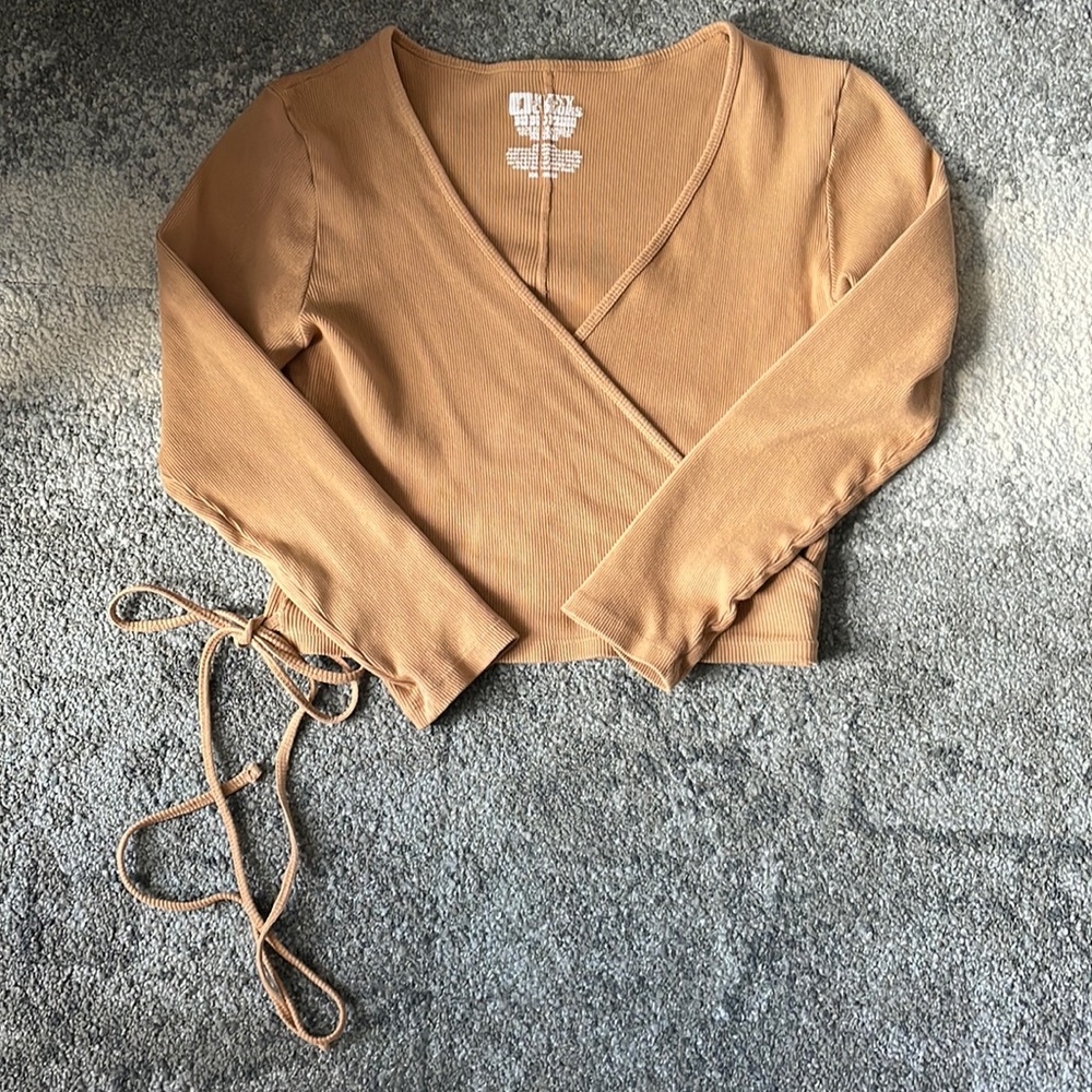 Big Bud Press Wrap Top